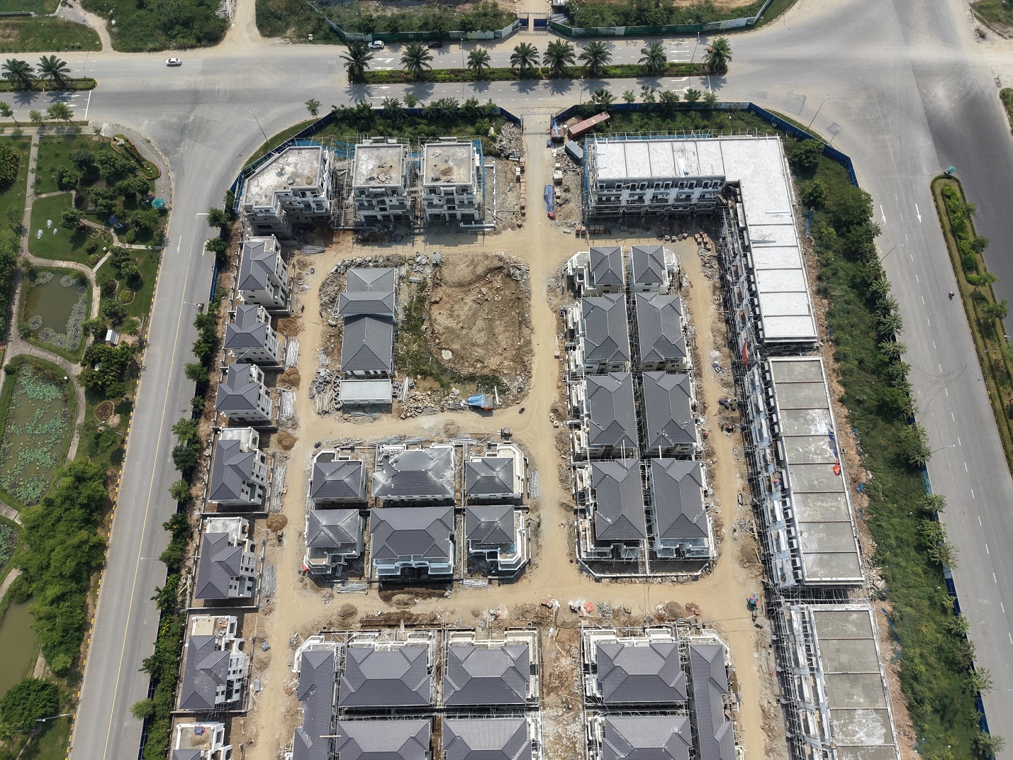 Tiến độ dự án Sol Garden Nam Long 14/10/2026 Tiến độ bể bơi 5 sao ngoài trời dự án Sol Garden Nam Long ngày 14 tháng 10 năm 2026