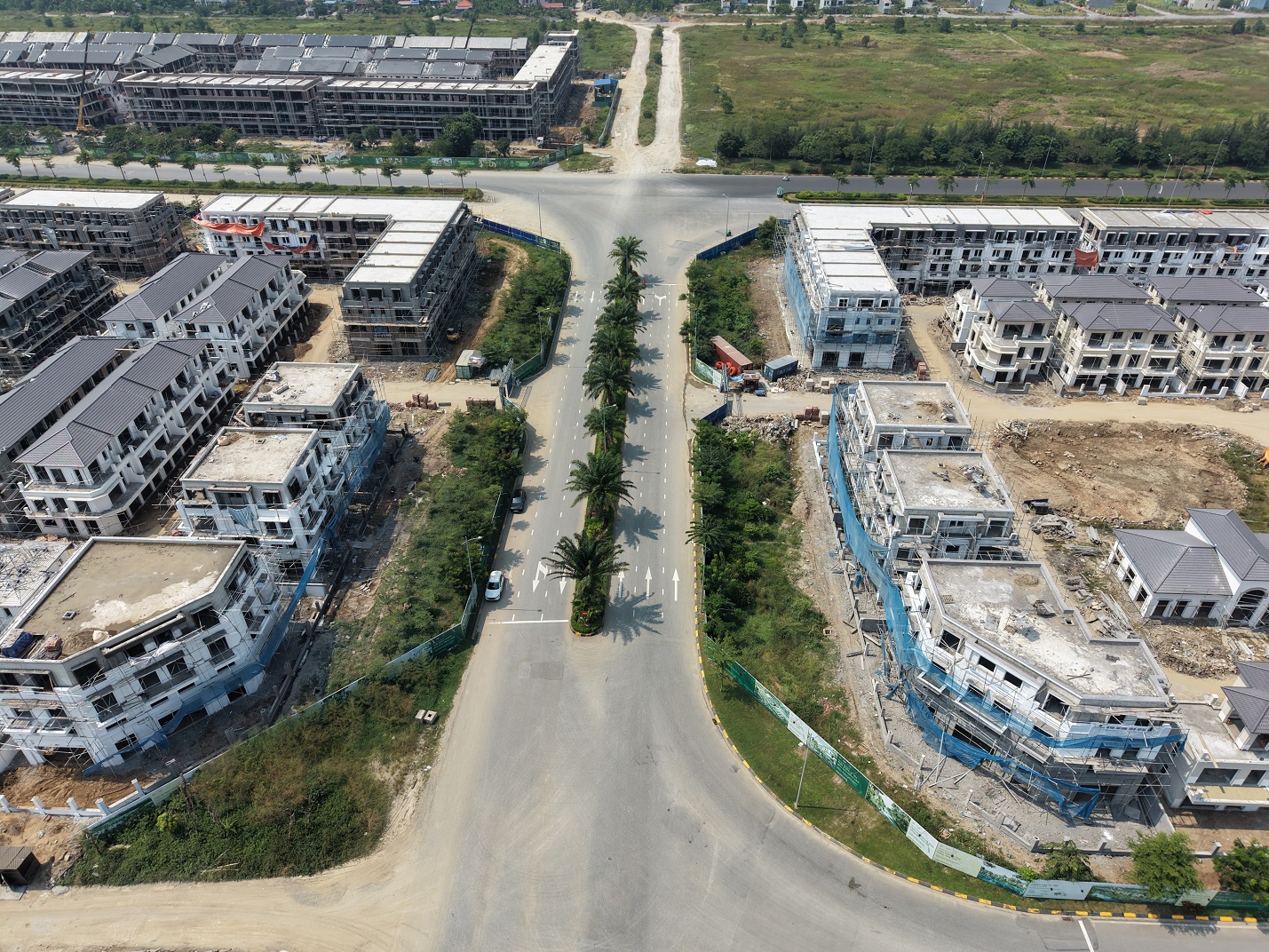 Tiến độ dự án Sol Garden Nam Long 14/10/2026 Tiến độ dãy shophouse trục đường đôi dự án Sol Garden Nam Long ngày 14 tháng 10 năm 2026